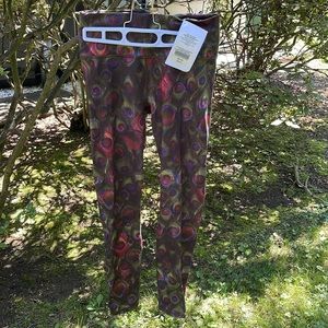 Fabletics High Waisted Peacock Printed Powerhold Size M 6-8 NWT NEVER BEEN USED